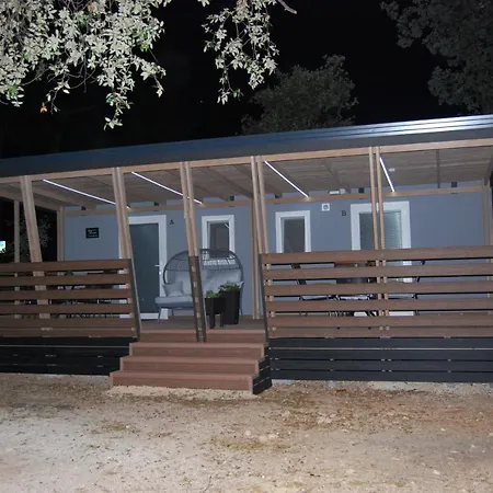 Holiday home Lily B